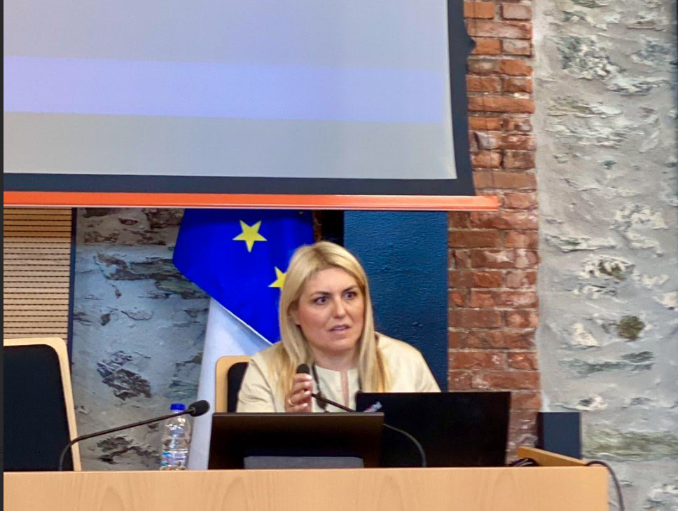 Δερμεντζοπούλου: Το δημογραφικό ως στρατηγική προτεραιότητα